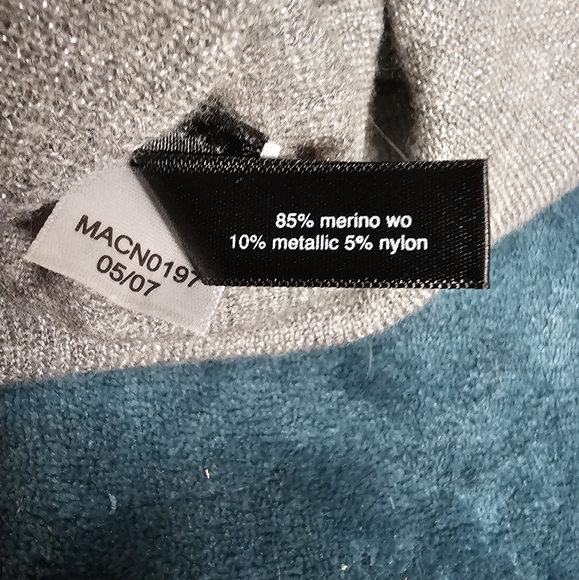 3/$25 The Limited Gray & Glittery Merino Wool V Neck Sweater size Large - Picture 6 of 6